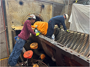 Natural gas turbine cleaning